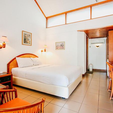 Hotel Bumi Asih Gedung Sate Бандунг Екстериор снимка