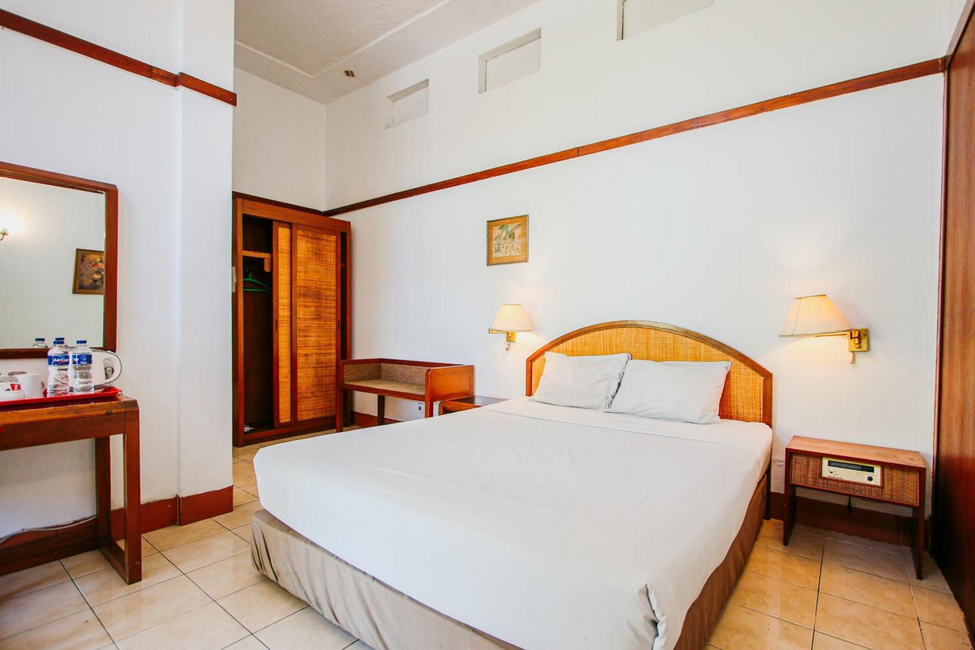 Hotel Bumi Asih Gedung Sate Бандунг Екстериор снимка
