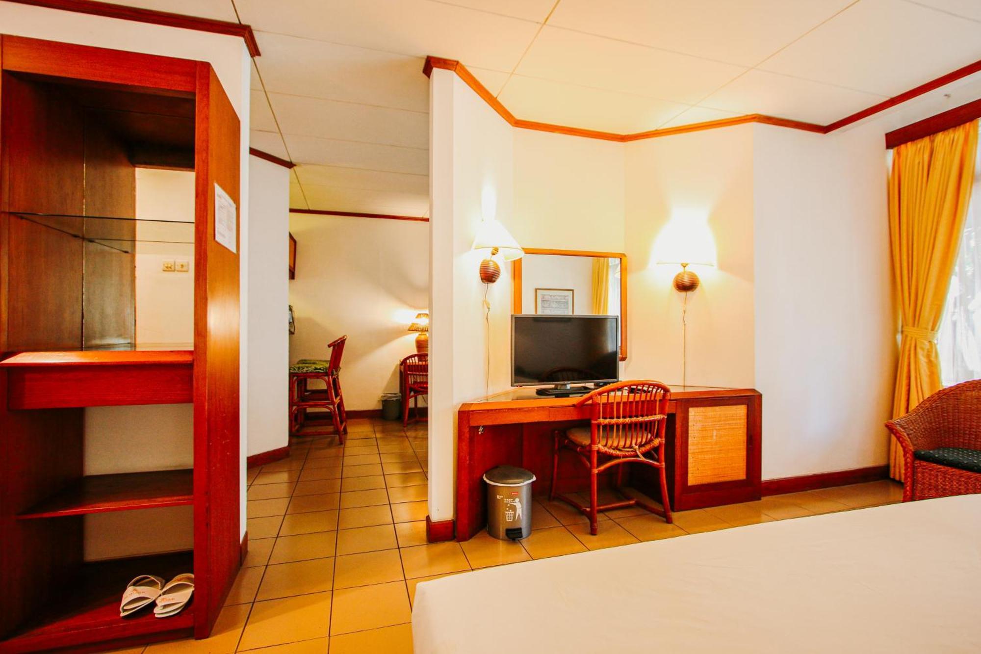 Hotel Bumi Asih Gedung Sate Бандунг Екстериор снимка