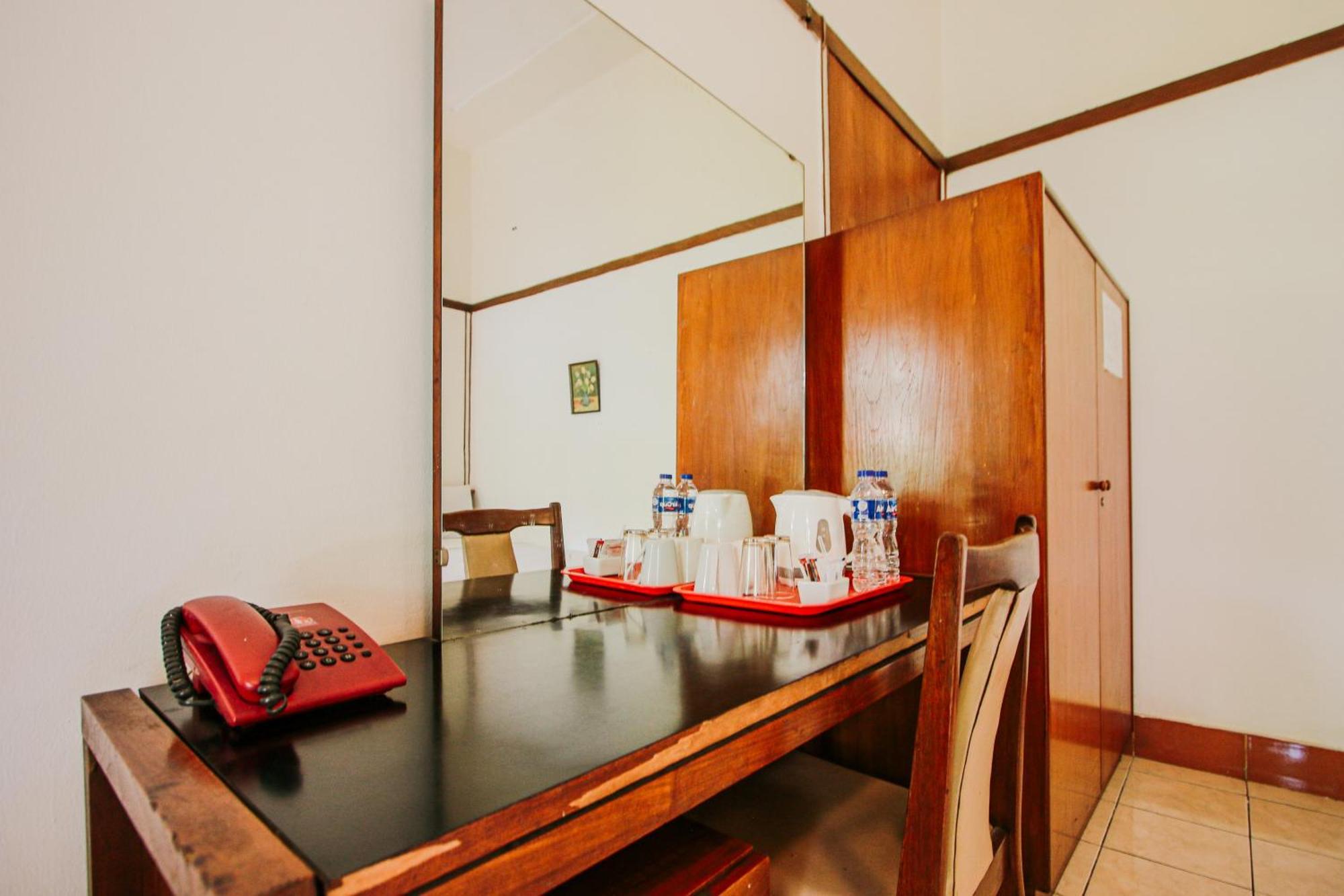 Hotel Bumi Asih Gedung Sate Бандунг Екстериор снимка