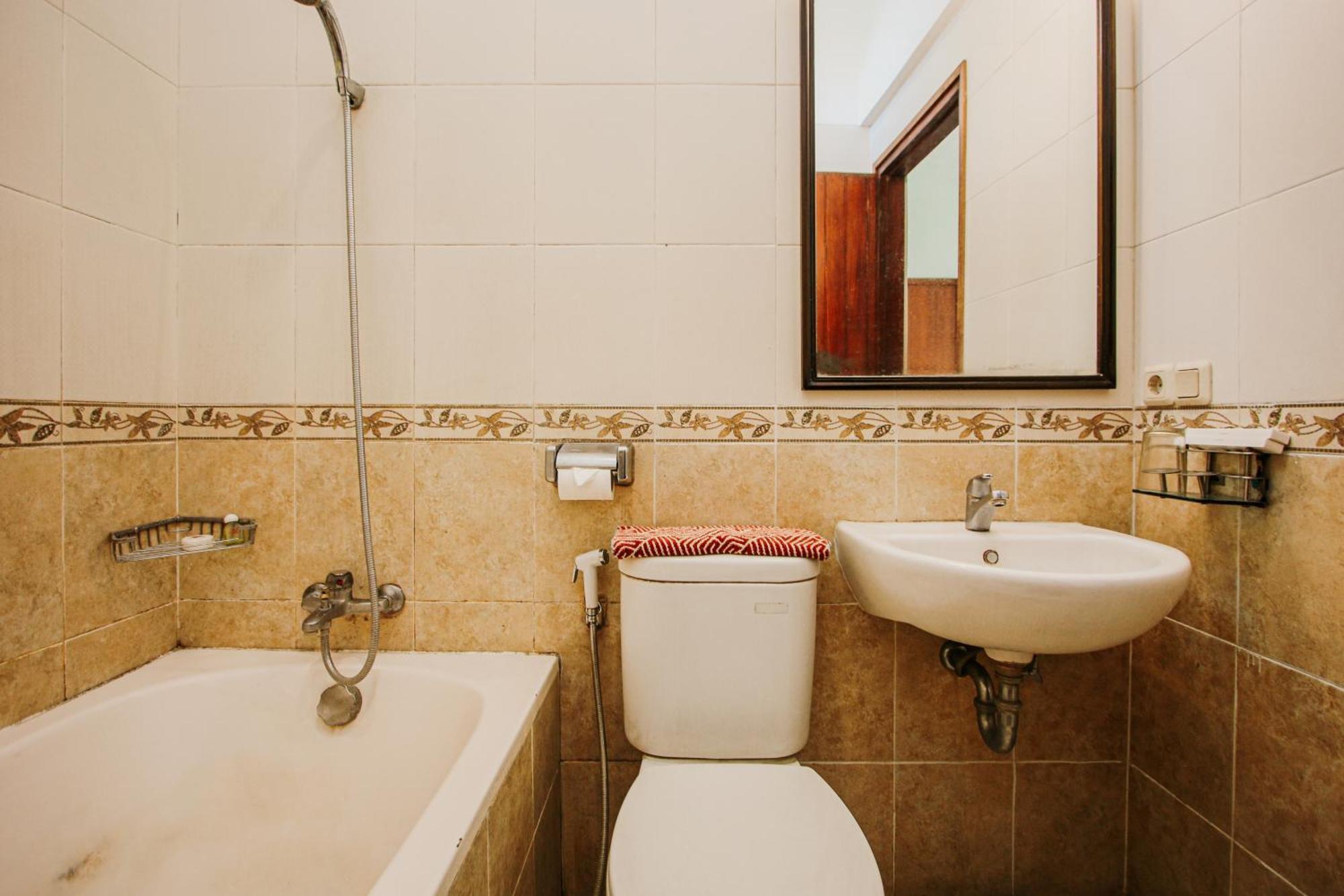 Hotel Bumi Asih Gedung Sate Бандунг Екстериор снимка
