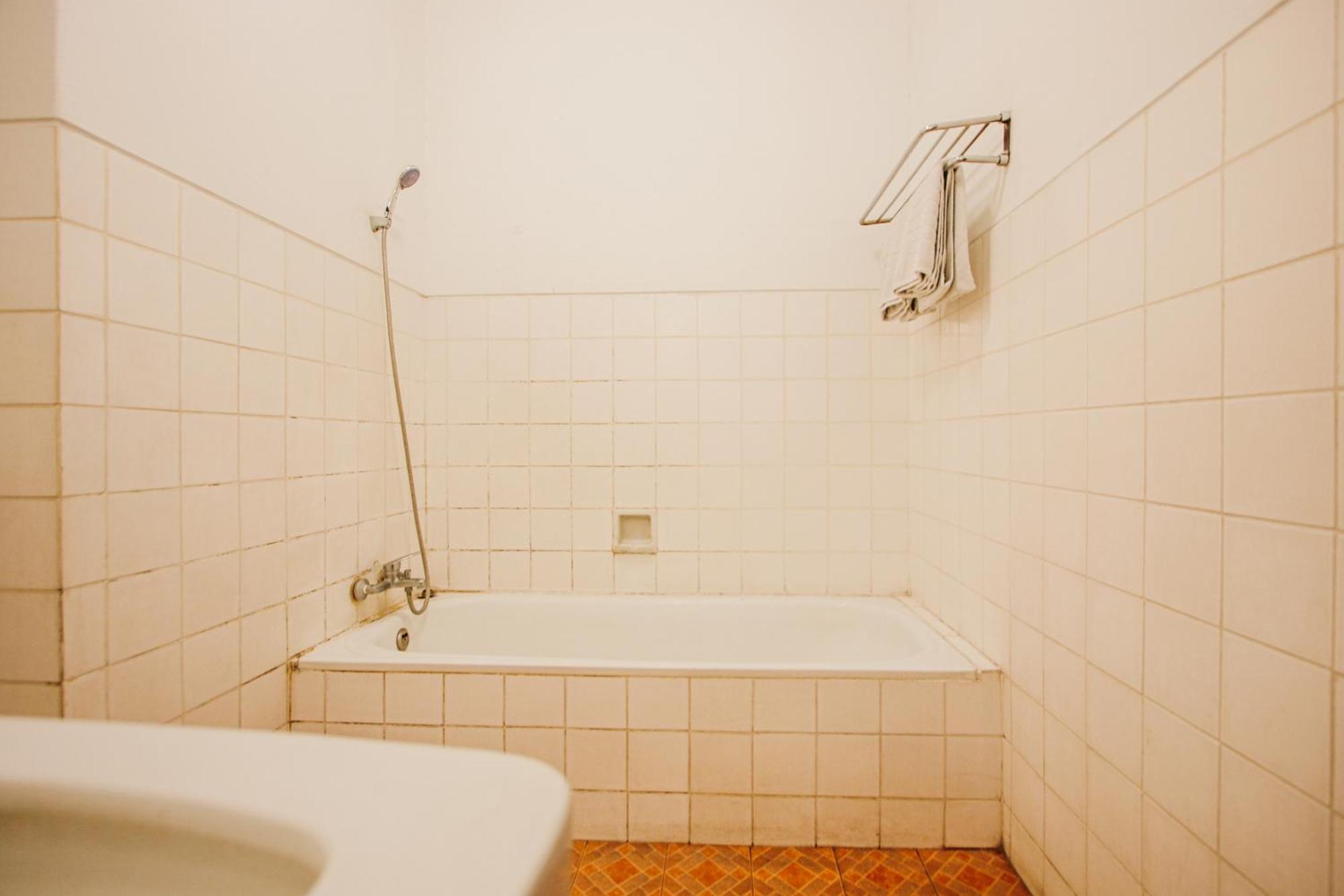 Hotel Bumi Asih Gedung Sate Бандунг Екстериор снимка
