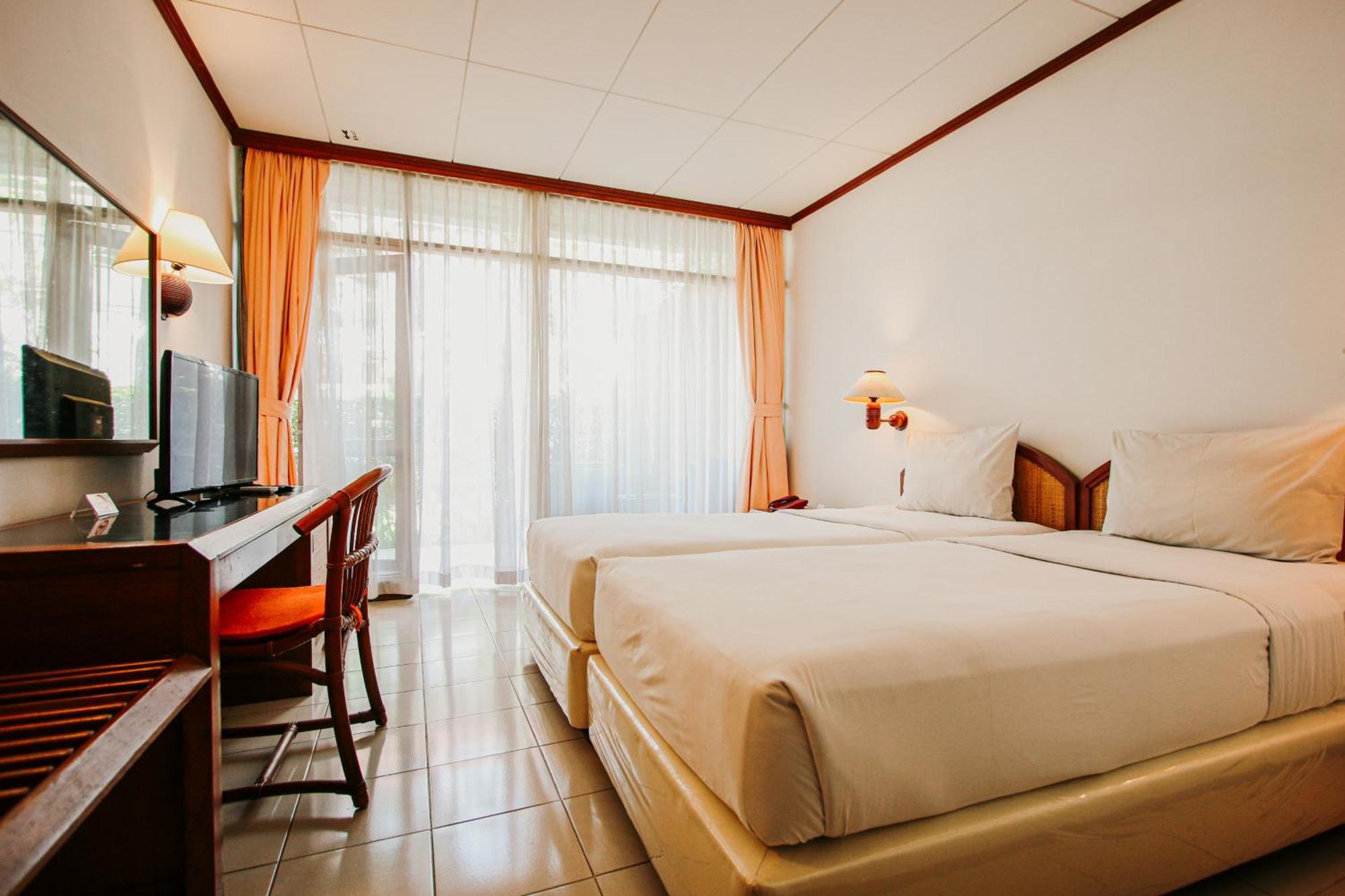 Hotel Bumi Asih Gedung Sate Бандунг Екстериор снимка