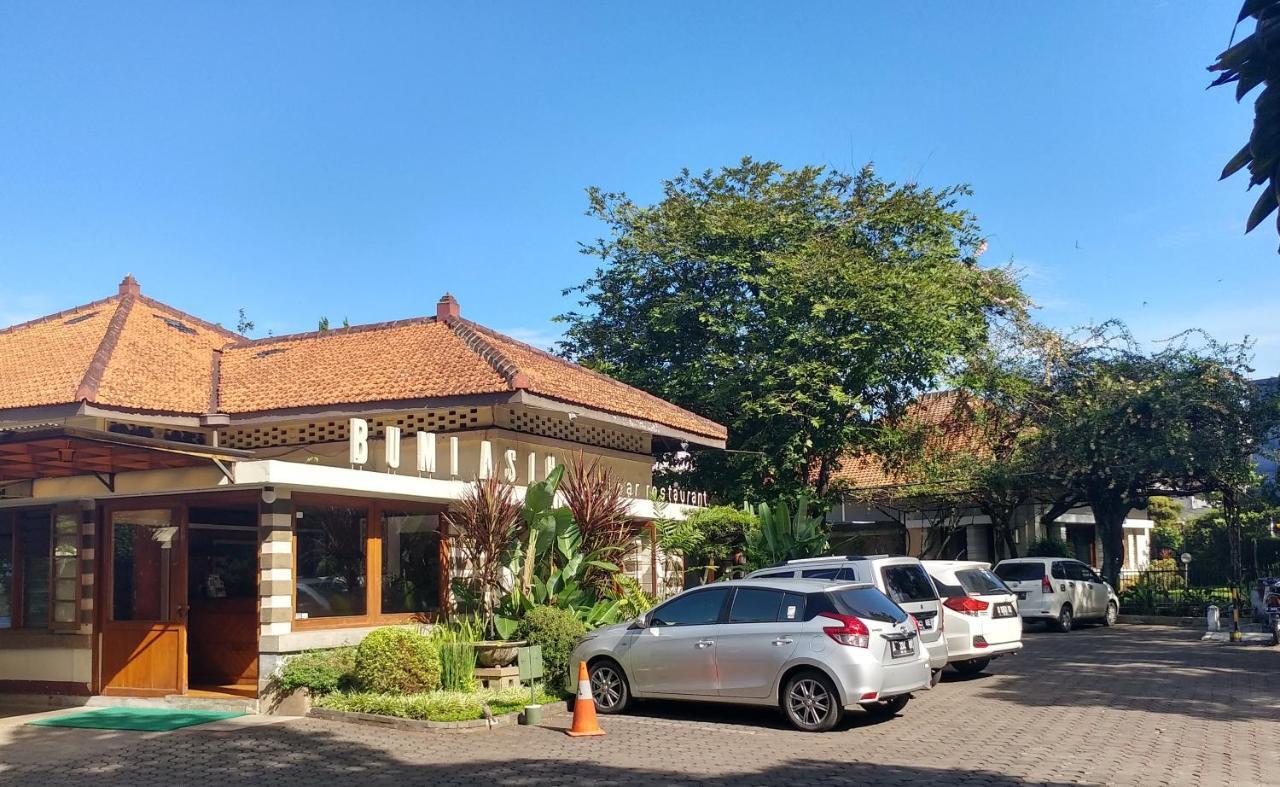 Hotel Bumi Asih Gedung Sate Бандунг Екстериор снимка