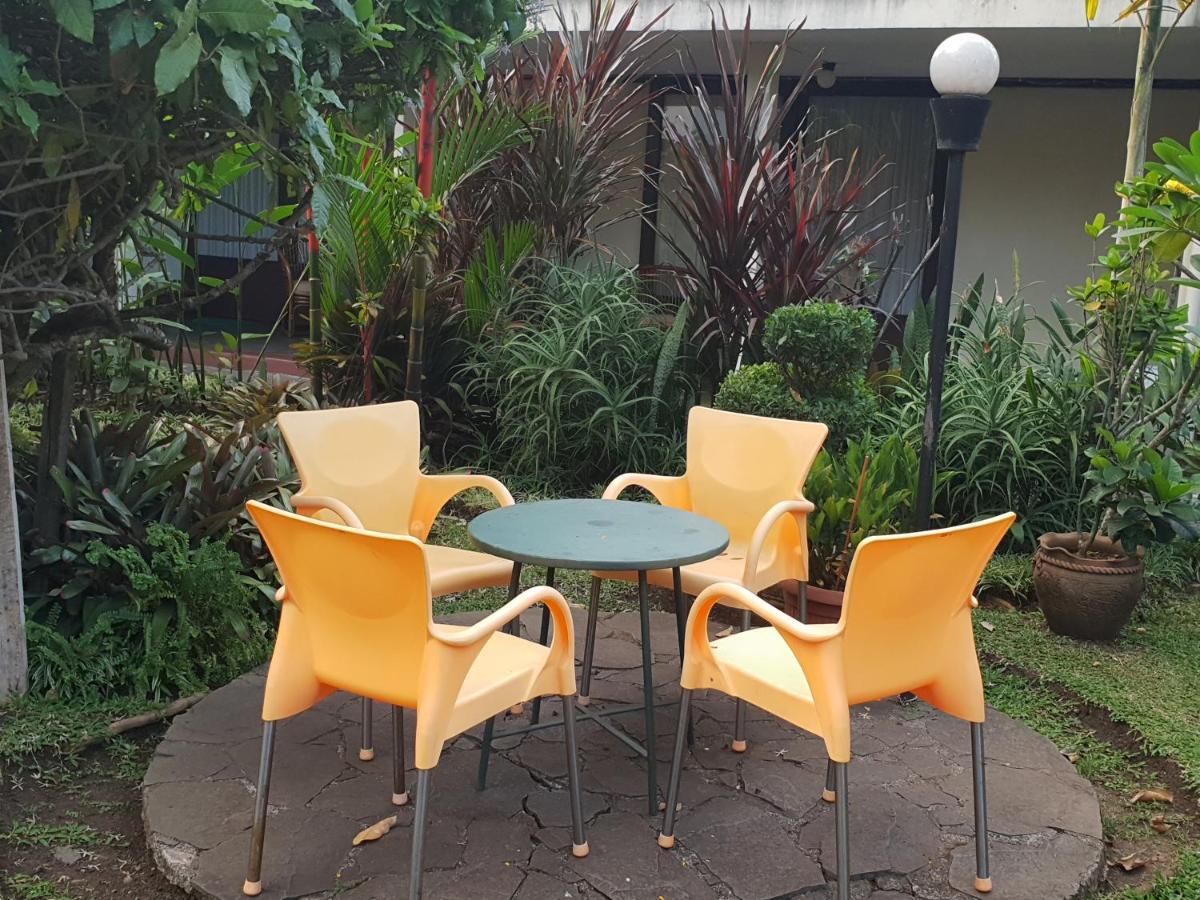 Hotel Bumi Asih Gedung Sate Бандунг Екстериор снимка