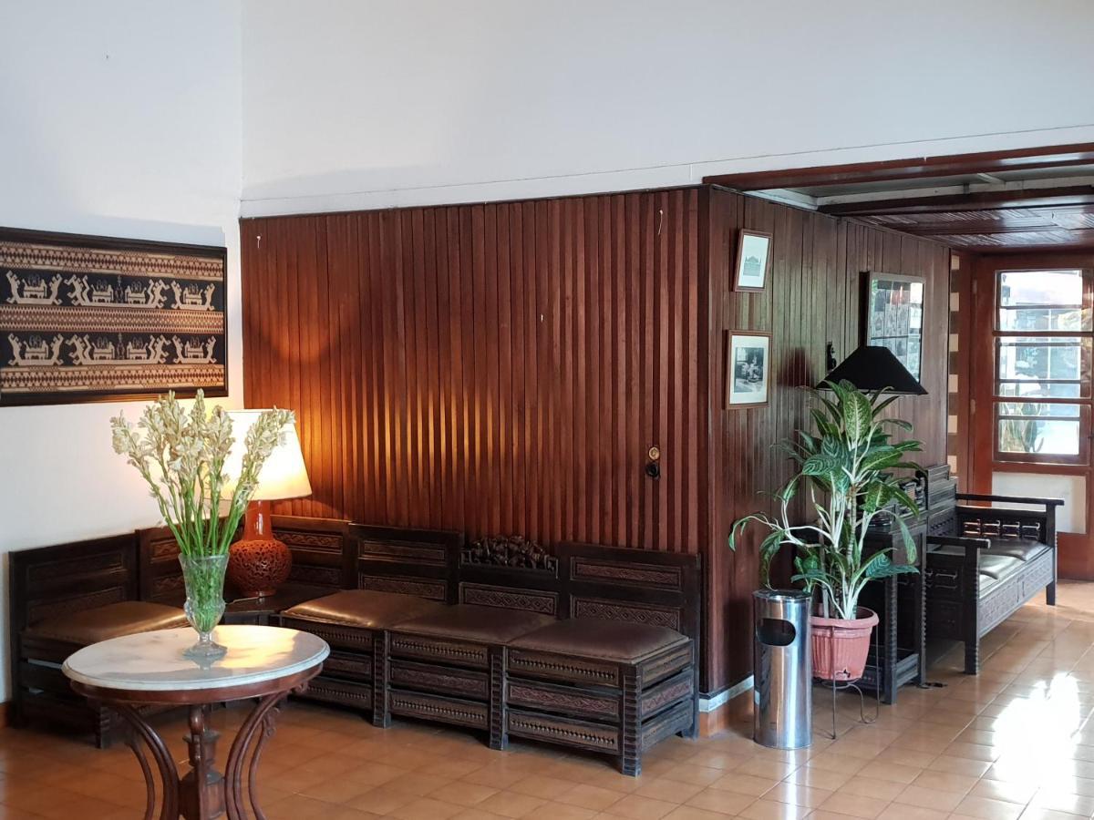 Hotel Bumi Asih Gedung Sate Бандунг Екстериор снимка