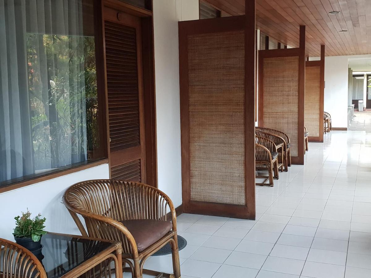 Hotel Bumi Asih Gedung Sate Бандунг Екстериор снимка
