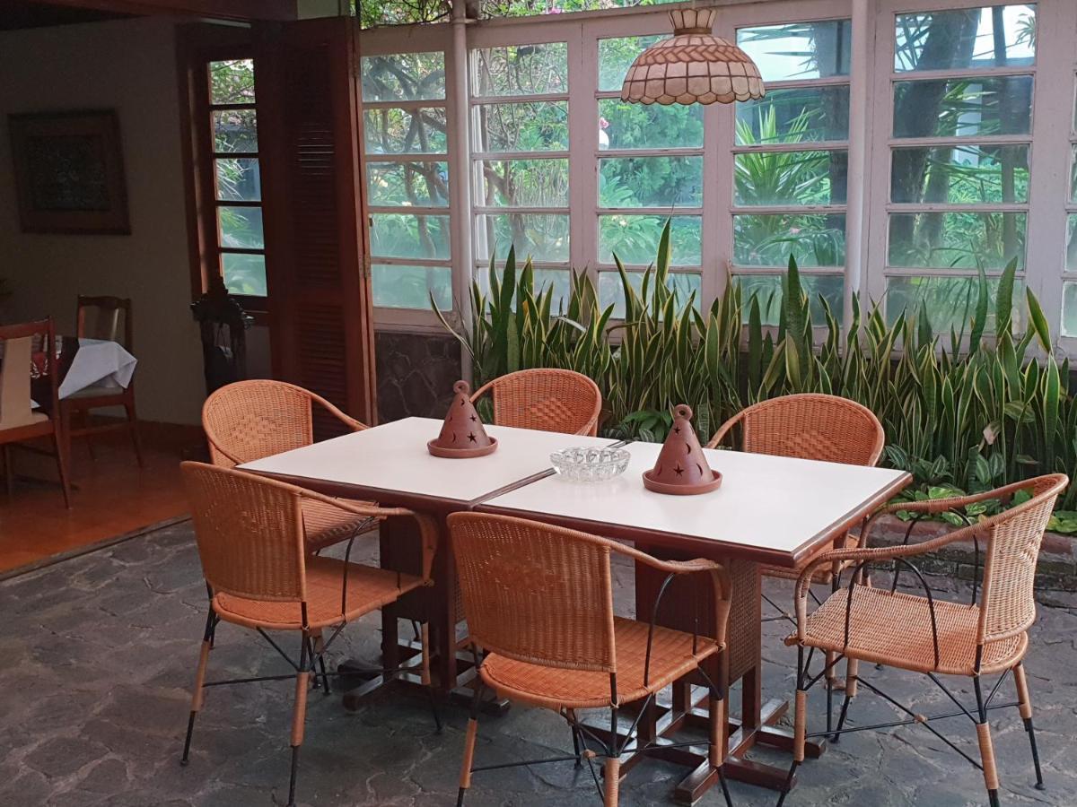 Hotel Bumi Asih Gedung Sate Бандунг Екстериор снимка