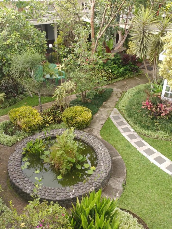 Hotel Bumi Asih Gedung Sate Бандунг Екстериор снимка