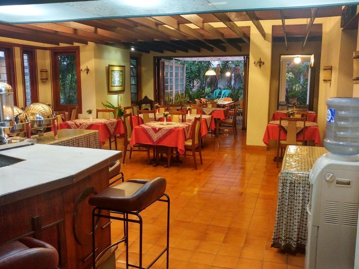 Hotel Bumi Asih Gedung Sate Бандунг Екстериор снимка